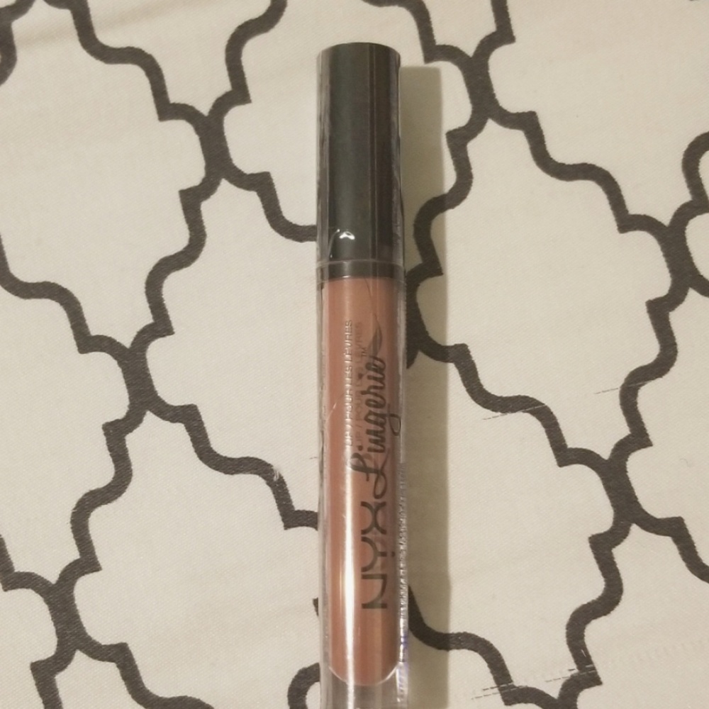 NYX Lingerie Liquid Lipstick "Cabaret Show"